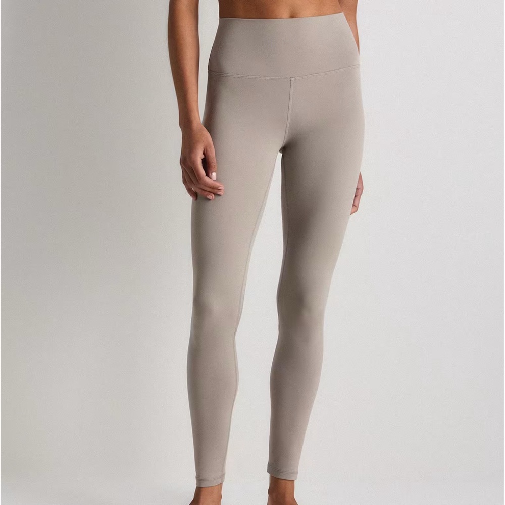 Women's Quince Ultra Form High Rise Taupe Leggings